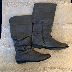 Grey slouchy boots